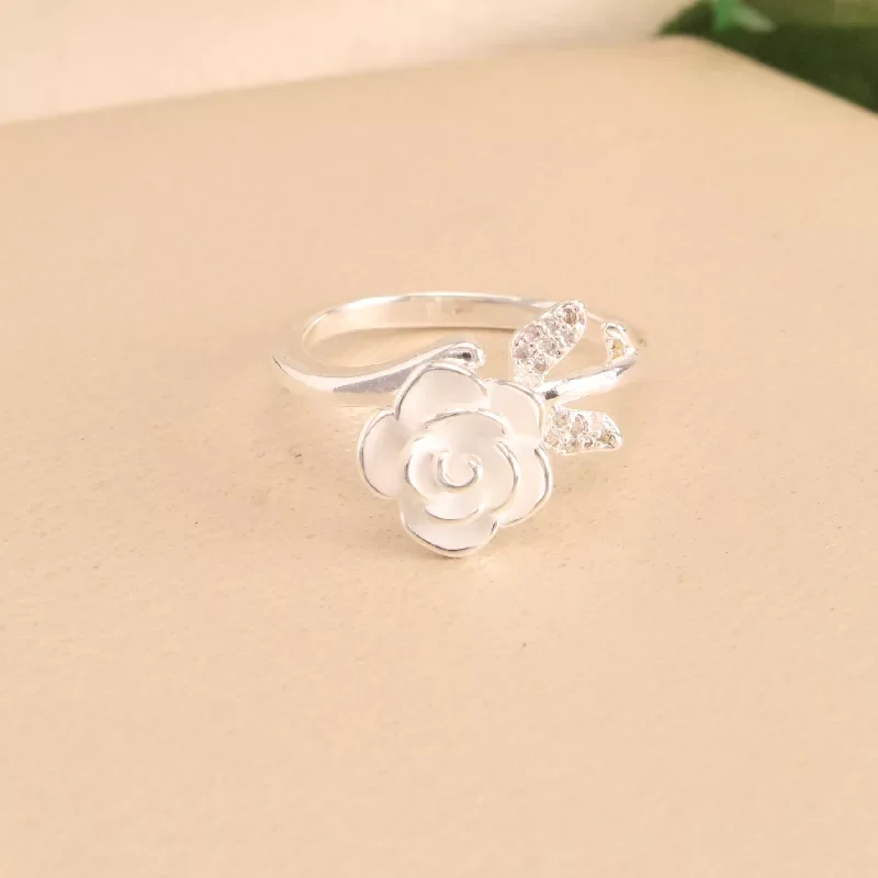 Ani. Rosa Blanca Plateado Rodio Graduable - RRJ581