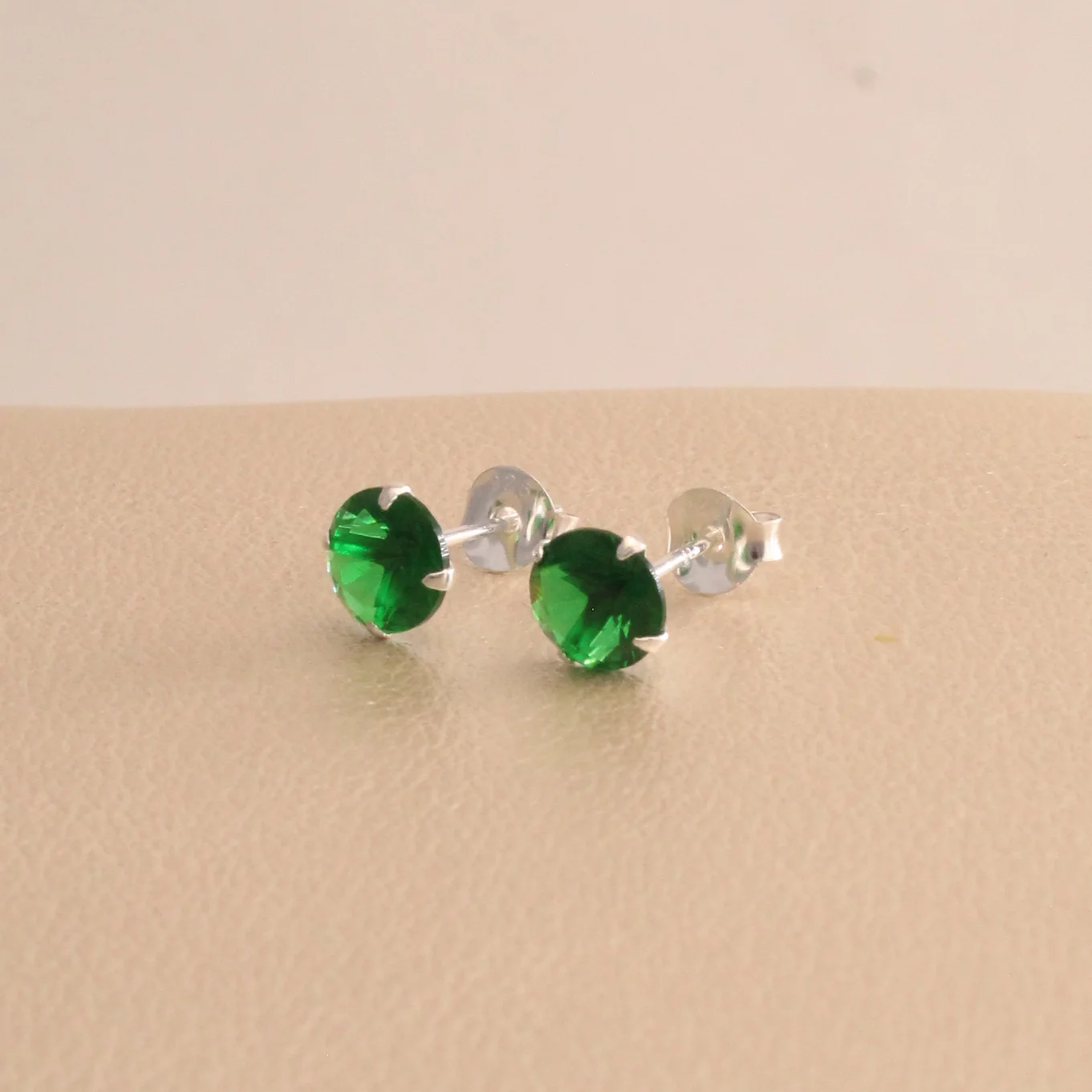 Top. circon verde plata 0,6cm - TPS477 - Foto 1